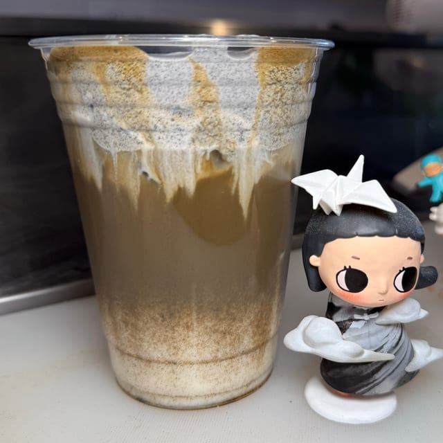 BLACK SESAME HOJICHA.