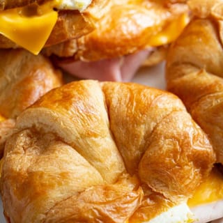 BREAKFAST SANDWICH