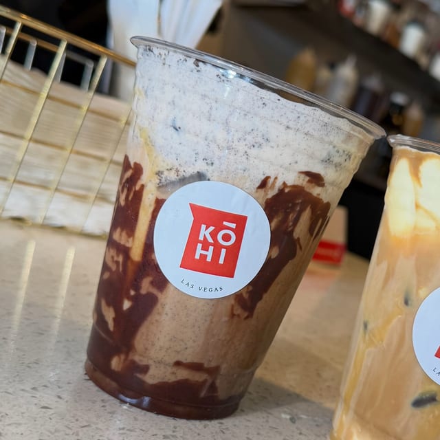 ICE OREO LATTE.