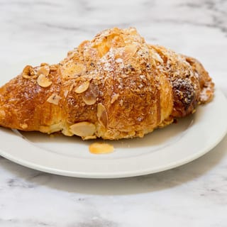 ALMOND CROISSANT