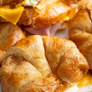 BREAKFAST SANDWICH