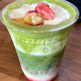 STRAWBERRY BANANA CREAM MATCHA